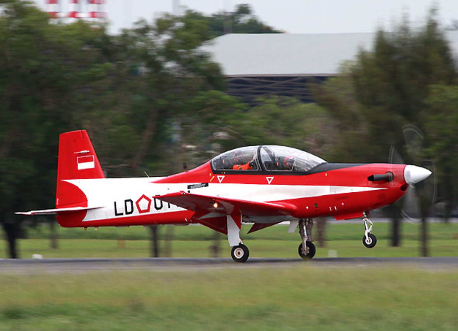 TANGKAS: Pesawat TNI AU KT-1B Wong Bee. (foto: internet)