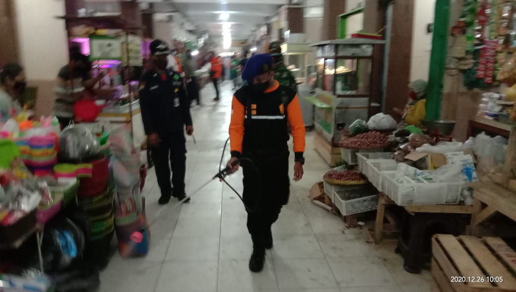 Tekan Penyebaran Covid, IARMI Lakukan Penyemprotan Disinfektan Massal di Pasar Magelang