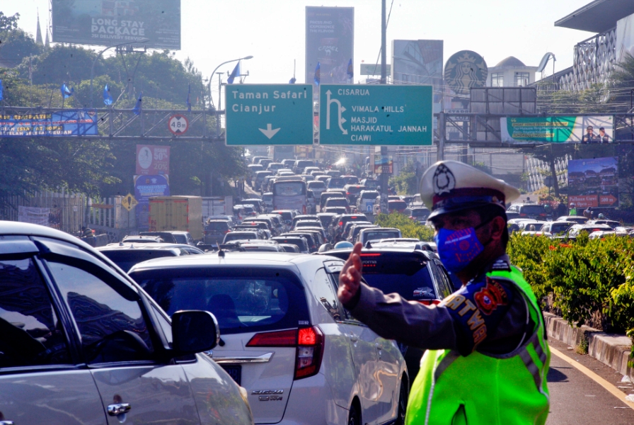 PADAT: Kemacetan lalu lintas saat hari libur dan cuti bersama. (foto: ilustrasi)