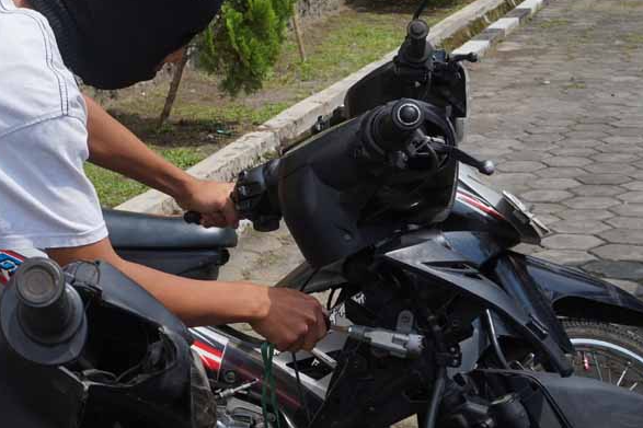 Demi Cukupi Kebutuhan Hidup, Pasangan Suami Istri Nekat Curi Motor