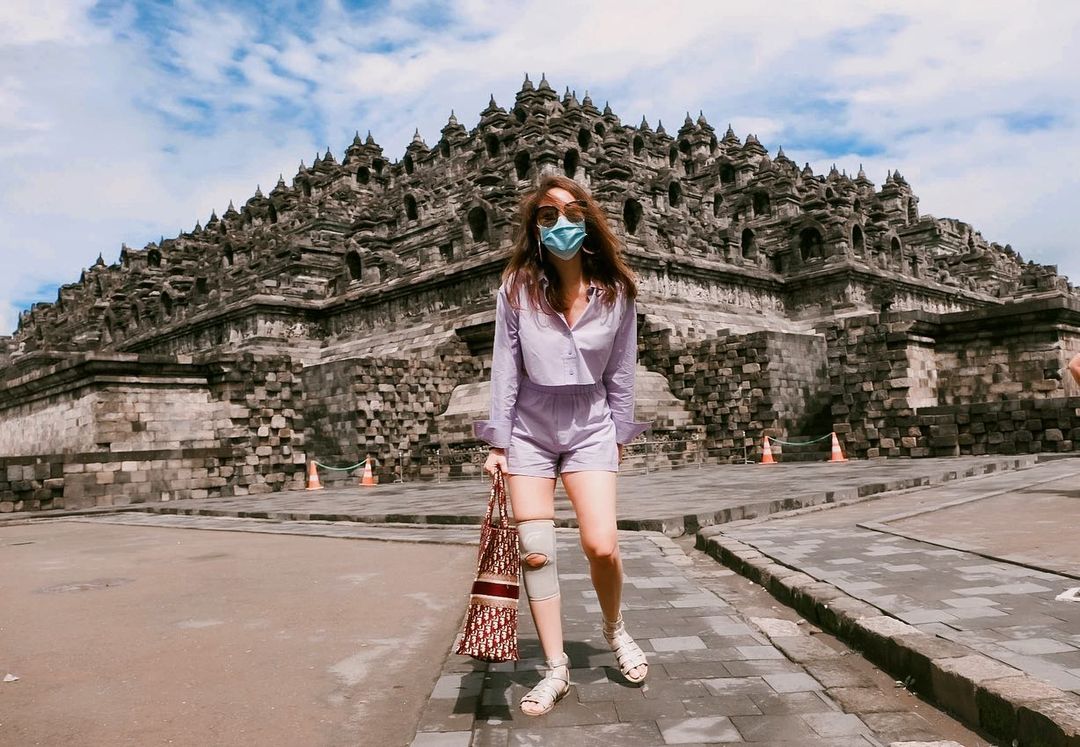 Bunga Citra Lestari saat di Borobudur (Foto: IG BCL)