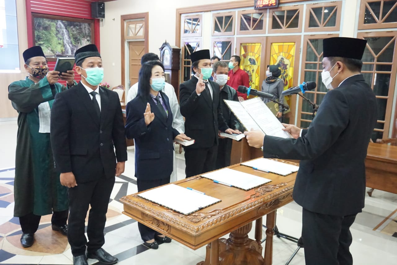 Pelantikan simbolis 130 pejabat fungsional di Pemkab Magelang (8/1/2021)-(Foto: istimewa)