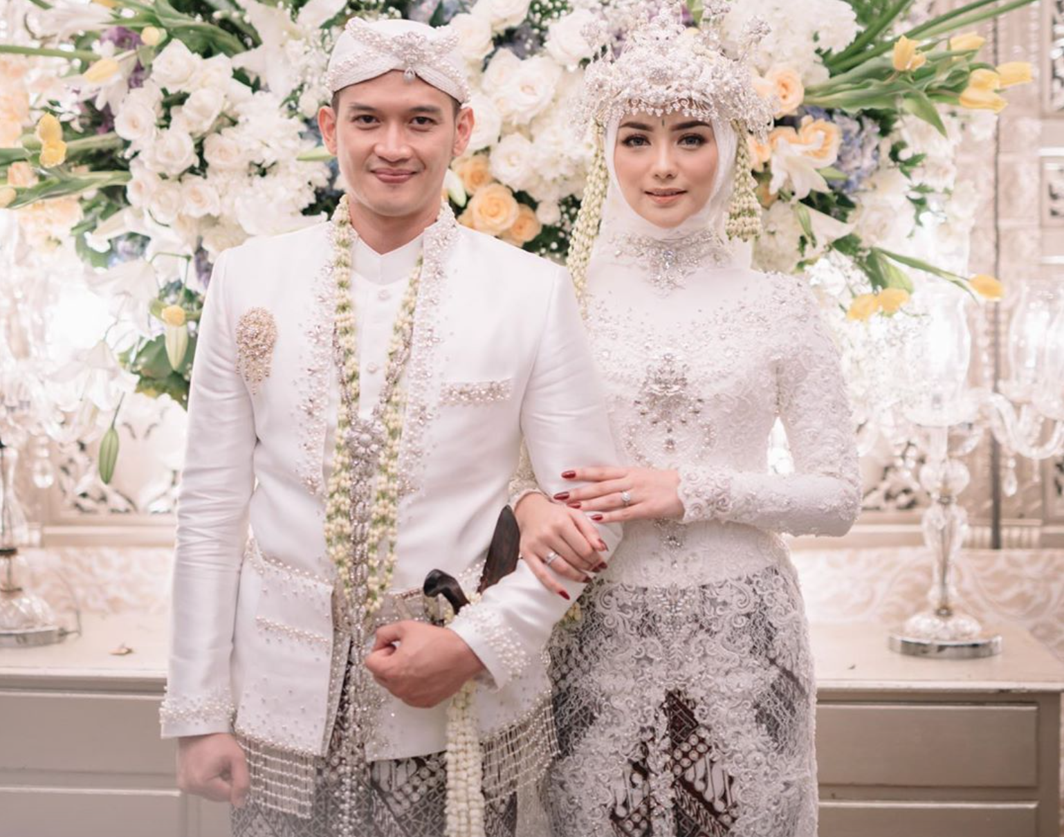 HALAL: Menikah merupkan upacara sakral sekali seumur hidup. (foto: internet)