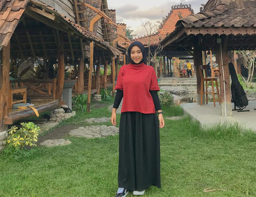 CANTIK: Dinda Salma Fadila. (sumber @dindasalma_)