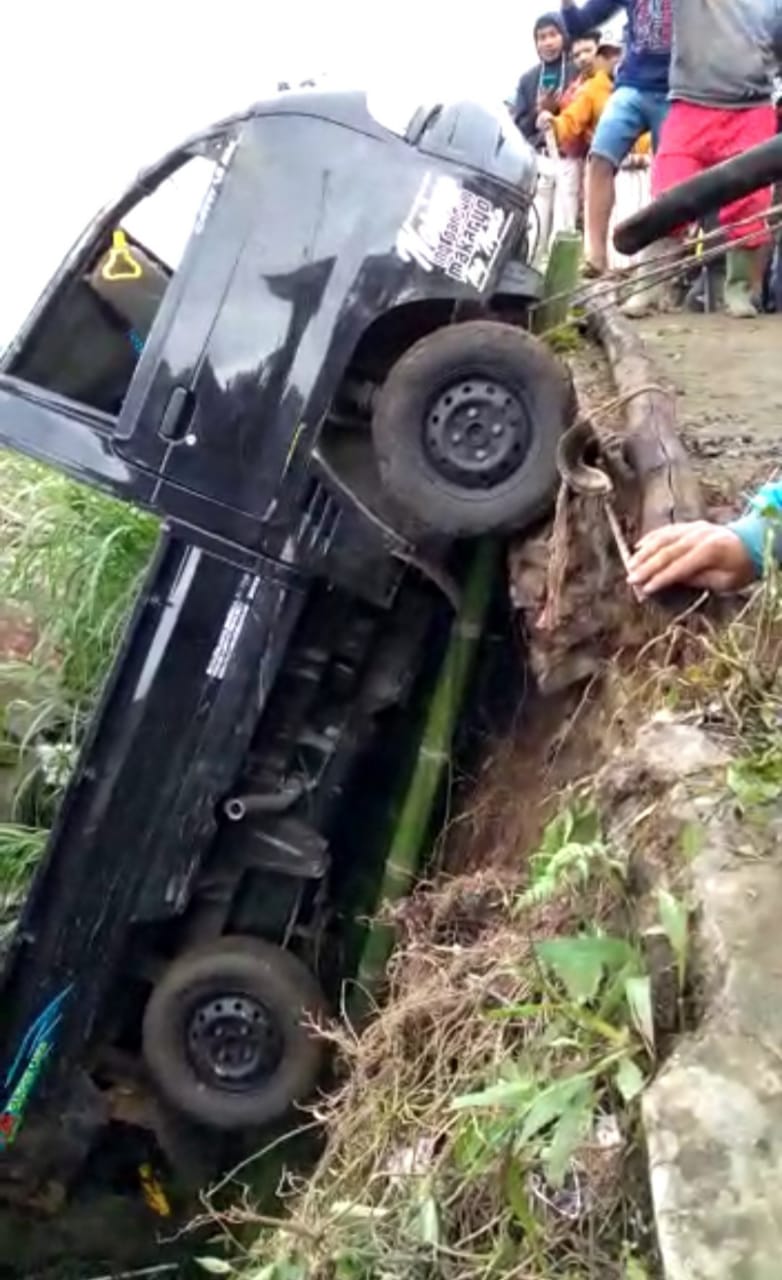 Kecelakaan Tunggal di Kajoran Magelang, Mobil Terjun Hingga Tabrak Rumah