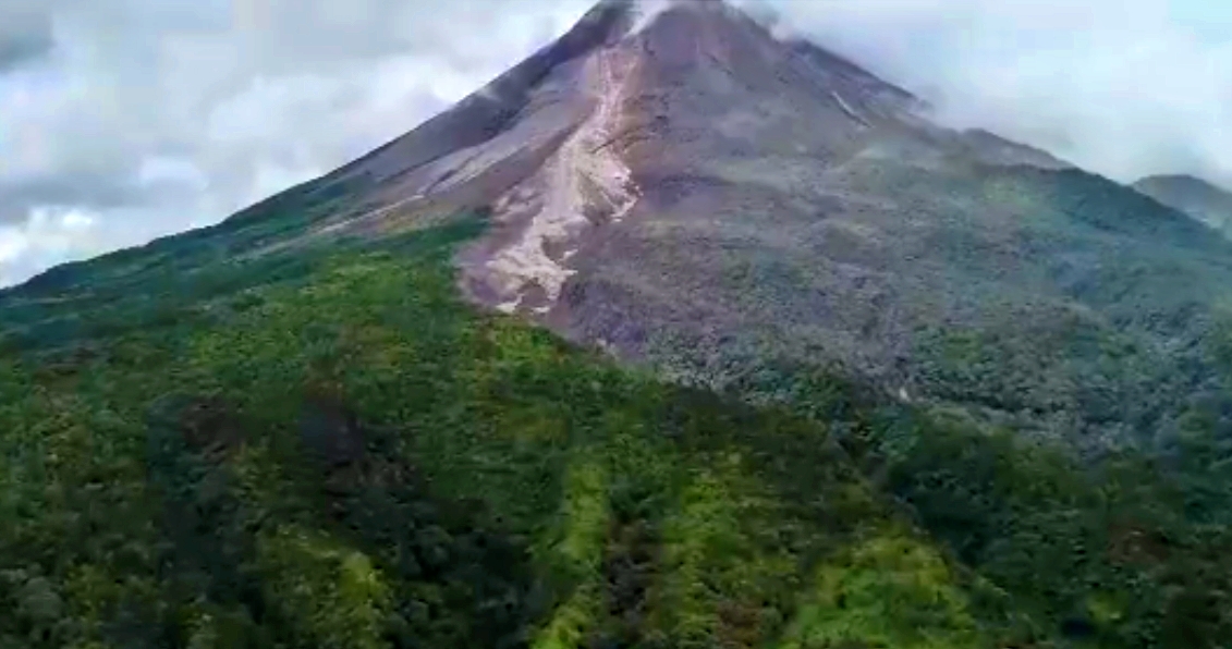 foto udara sisi barat daya merapi dari Drone BPPTKG