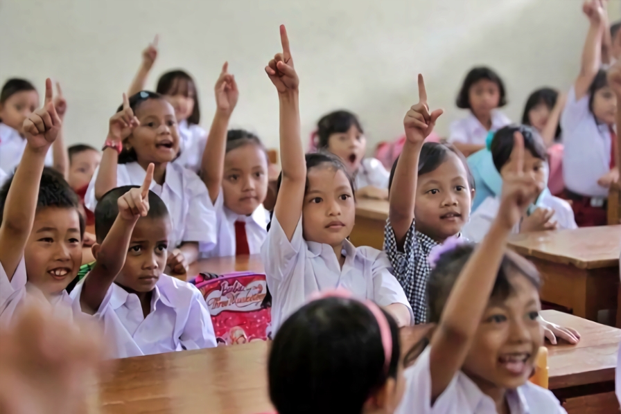 ilustrasi anak sekolah