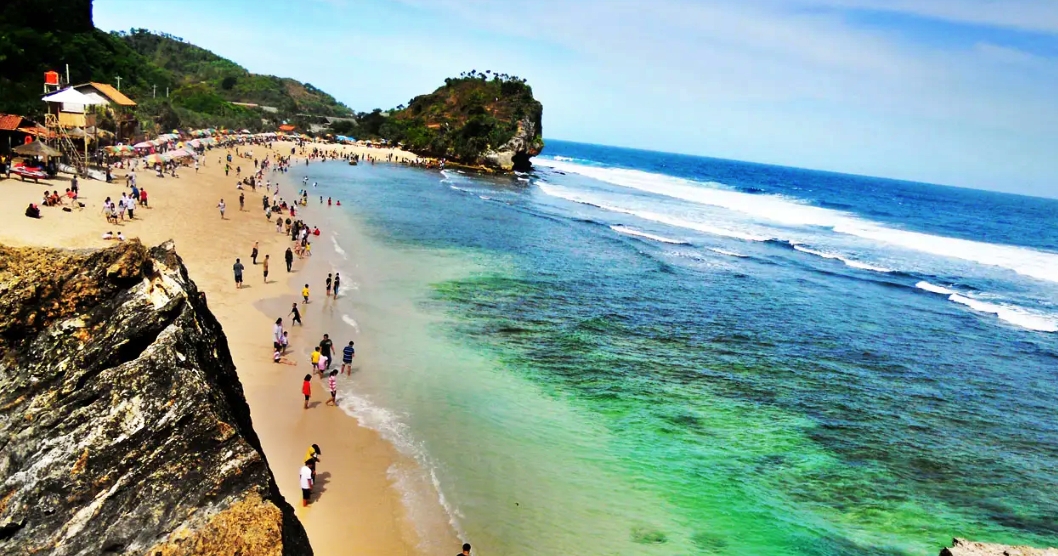 salah satu obyek wisata pantai di Gunungkidul