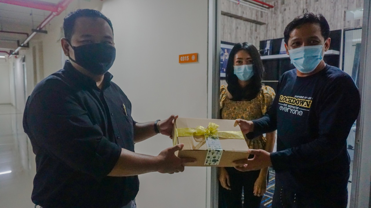 Sarana Jaya bagikan paket tanaman penyerap racun