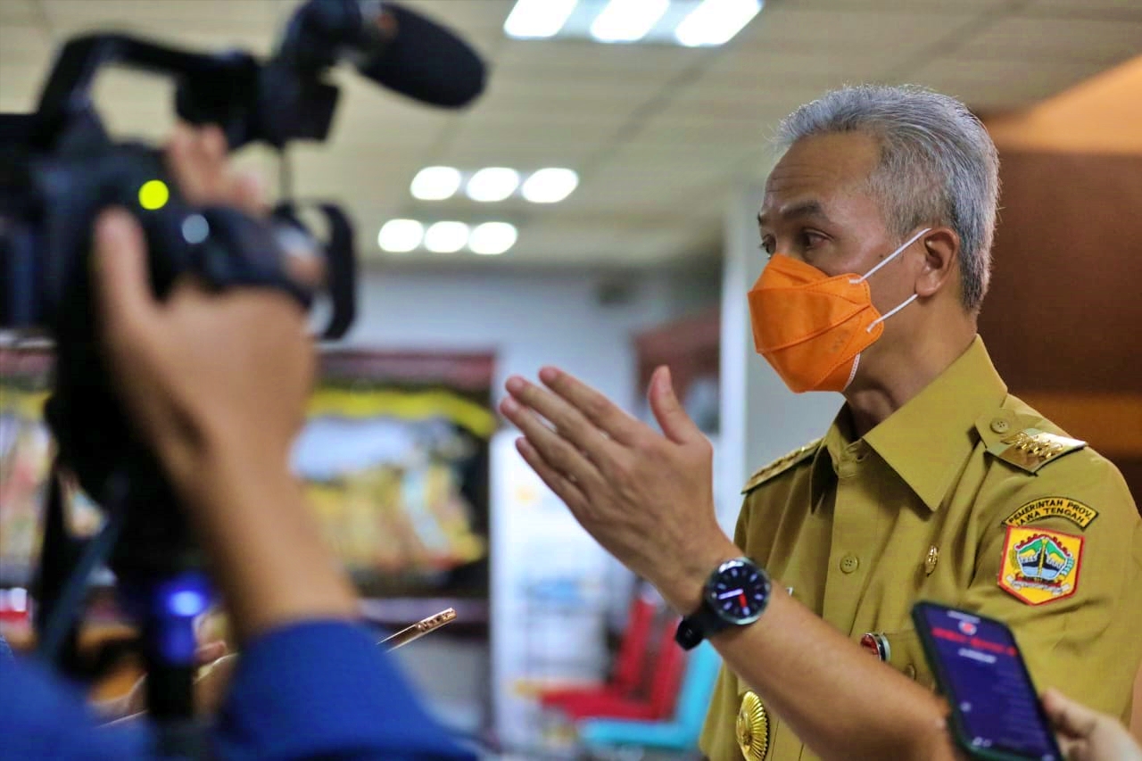 Ganjar Pranowo saat diwawancari soal Gerakan Jateng Di Rumah Saja