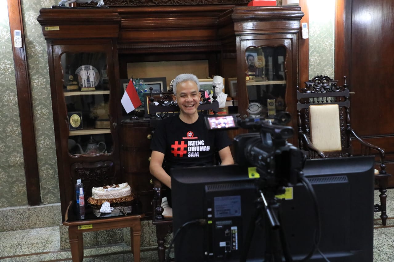 Ganjar saat pembahasan PPKM mikro