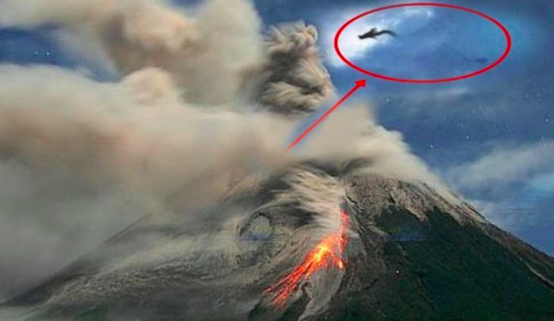 Misteri Sosok Lelembut Konon Jadi Penghuni Keraton Gunung Merapi