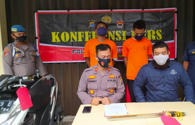 TEROR: Pelaku klitih di Sleman diamankan polisi berikut barang bukti. (foto: istimewa)
