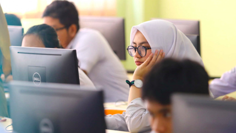 KEJAR MIMPI: Pendaftaran SNMPTN 2021 di buka hari ini, Senin (15/2). (foto: internet)