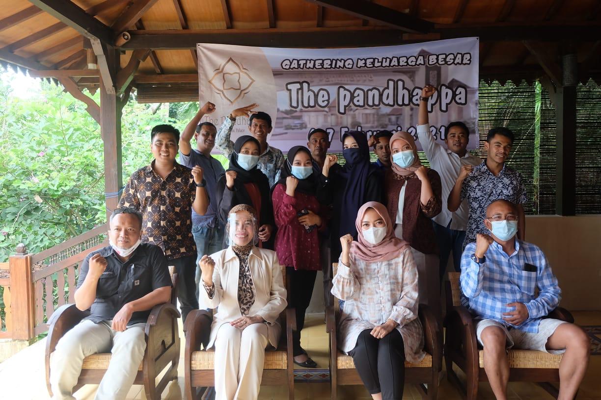 Tim Kerja Villa The Pandhappa Borobudur Gelar Gathering Keluarga Jaga Kekompakan