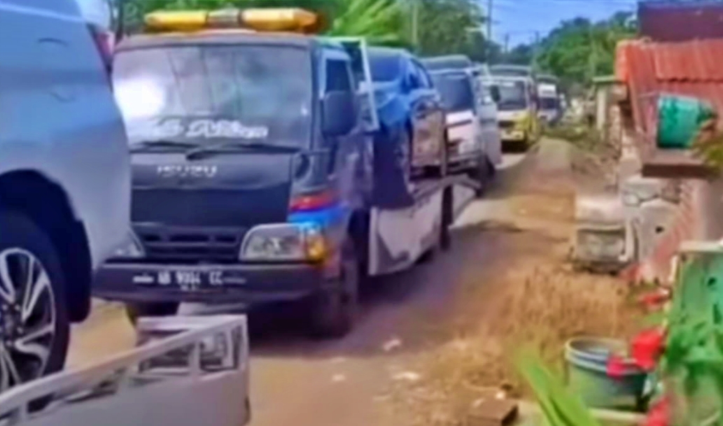 warga satu desa ini borong 176 mobil viral di media sosial