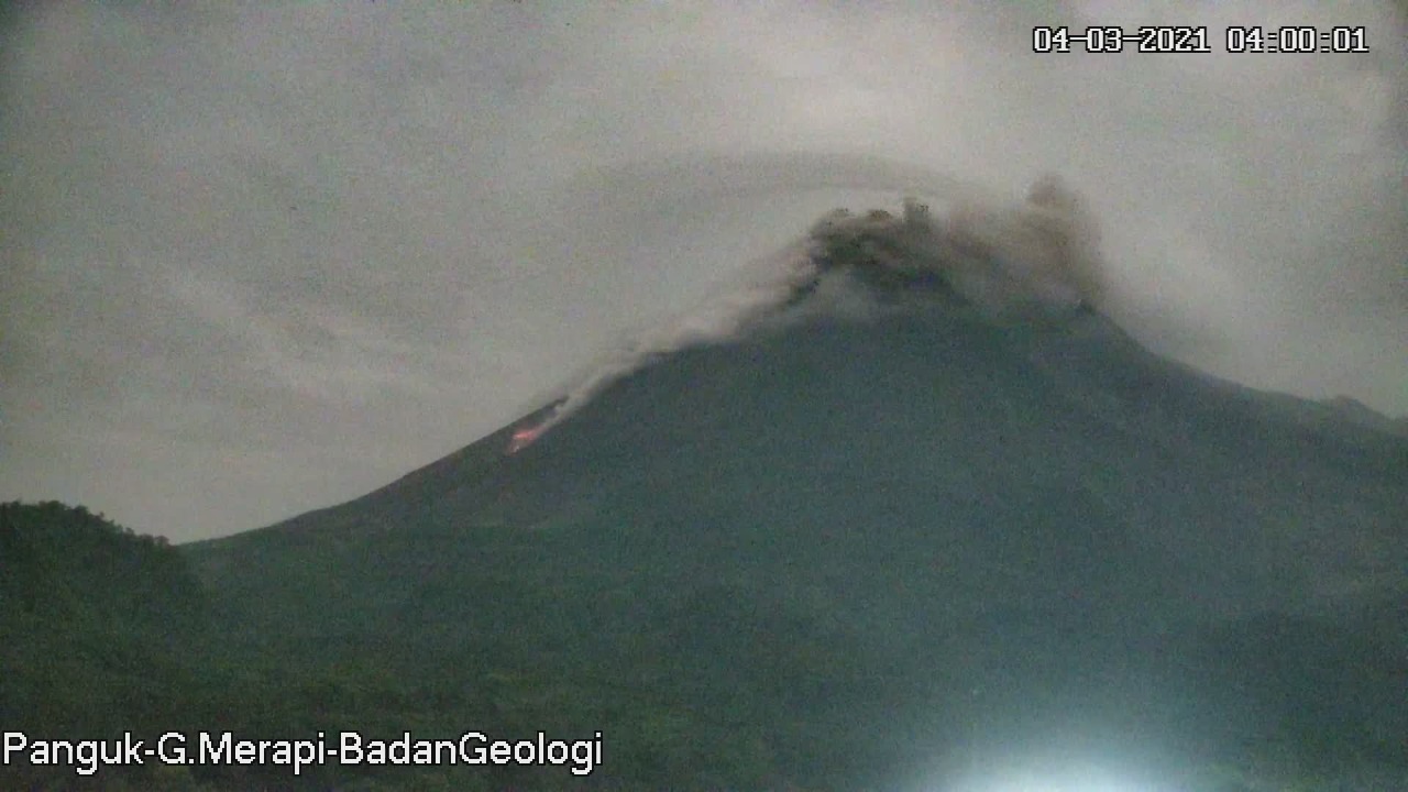 Merapi Alami Erupsi Kembali, Luncurkan Awan Panas 1200 Meter