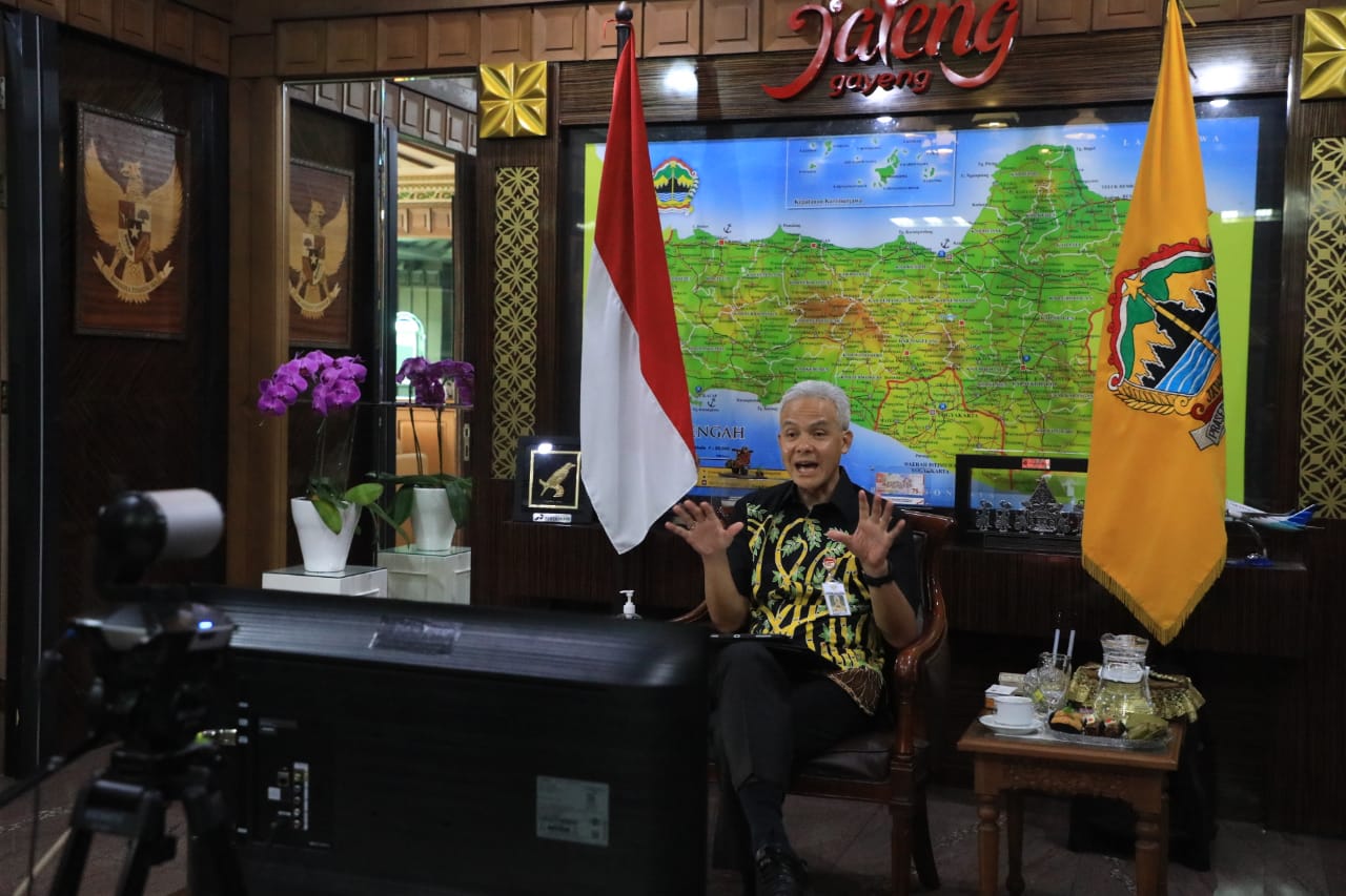 Ganjar Pranowo terus bersosialisasi terkait program vaksinasi (24/3/2021)-(Foto: ihr)