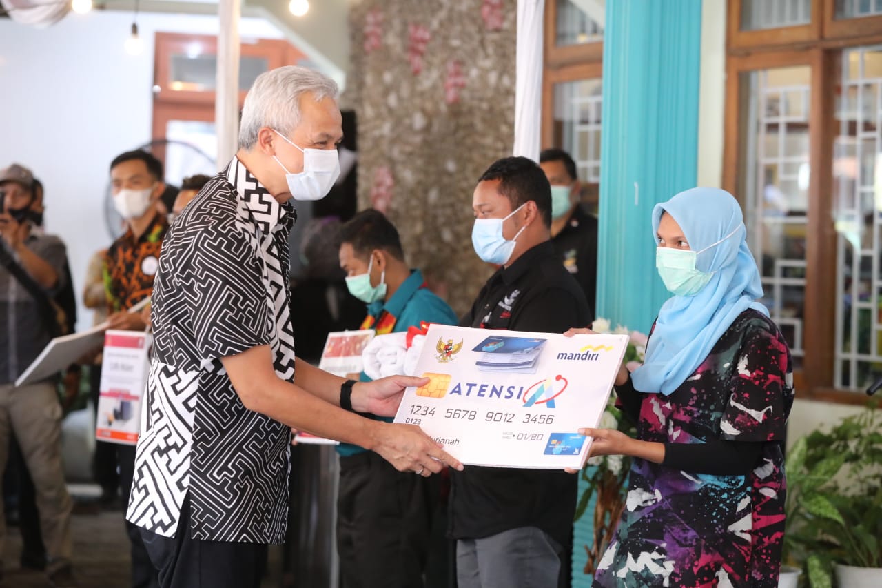 Ganjar saat kunjungan kerja ke Temanggung