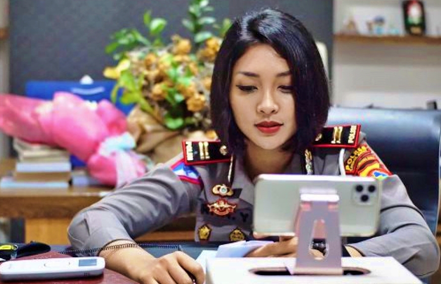 Iptu Rita Yuliana Polwan Cantik viral areng iwan fals