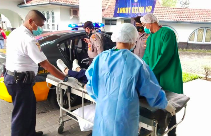 SELAMAT: MY warga Klodran, Deyangan, Mertoyudan, Kabupaten Magelang saat dilarikan ke IGD RS Panti Rapih Jogjakarta. (foto: istimewa)