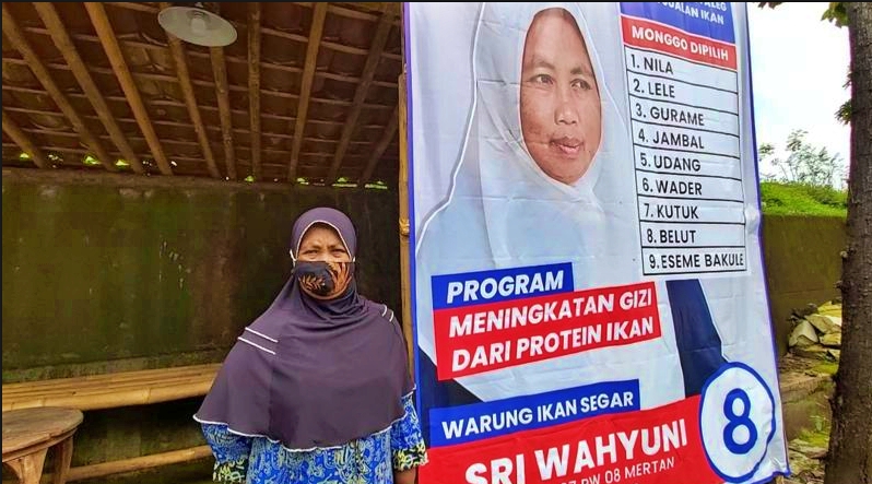 Penjual Ikan Segar yang iklan menggunakan baliho ala kampanye
