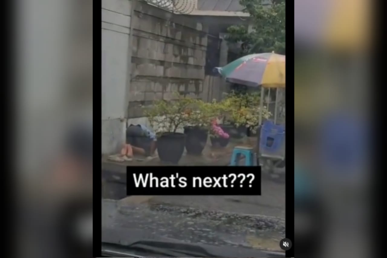 Viral Video Pedagang Bakso Memperlama Sujudnya Ketika Salat, Begini Respon Warganet