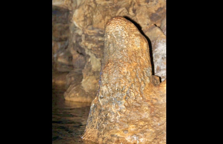 Batu dalam Goa di Jogja memiliki mitos bikin pria perkasa