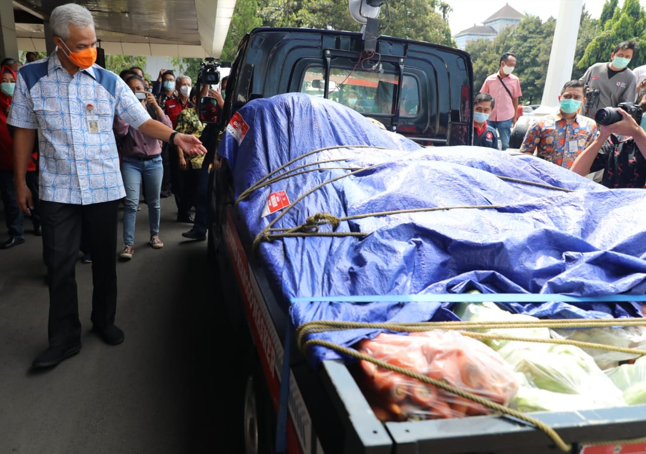 Ganjar kirimkan bantuan dan relawan ke korban gempa jawa timur (16/4/2021)-(Foto: ihr)