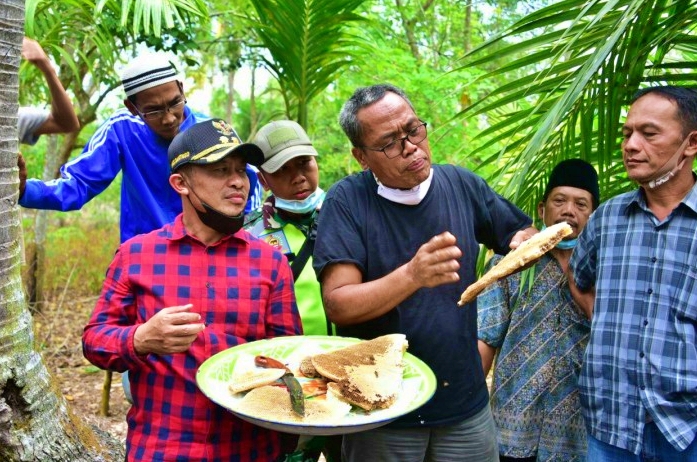 Mbah hadi Utomo Pakar lebah Madu asal Magelang saat berbagi ilmu
