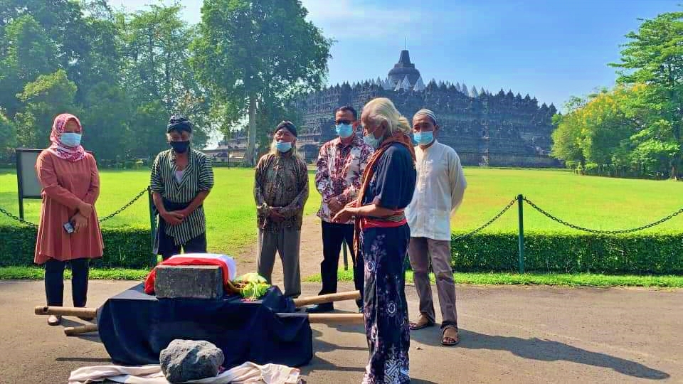 Ritual Watu Aji di Candi Borobudur (18/4/2021)-(Foto_istimewa)