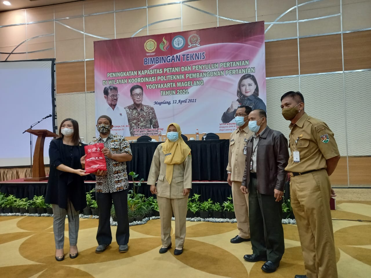 Tingkatkan Kapasitas Petani Milenial Magelang, Anggota Komisi IV DPR RI Gelar Bimtek