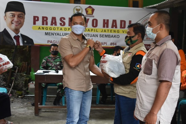 Mantap, Program Mas Pras Peduli Bantu Sembako Bagi Warga Terdampak Erupsi Merapi