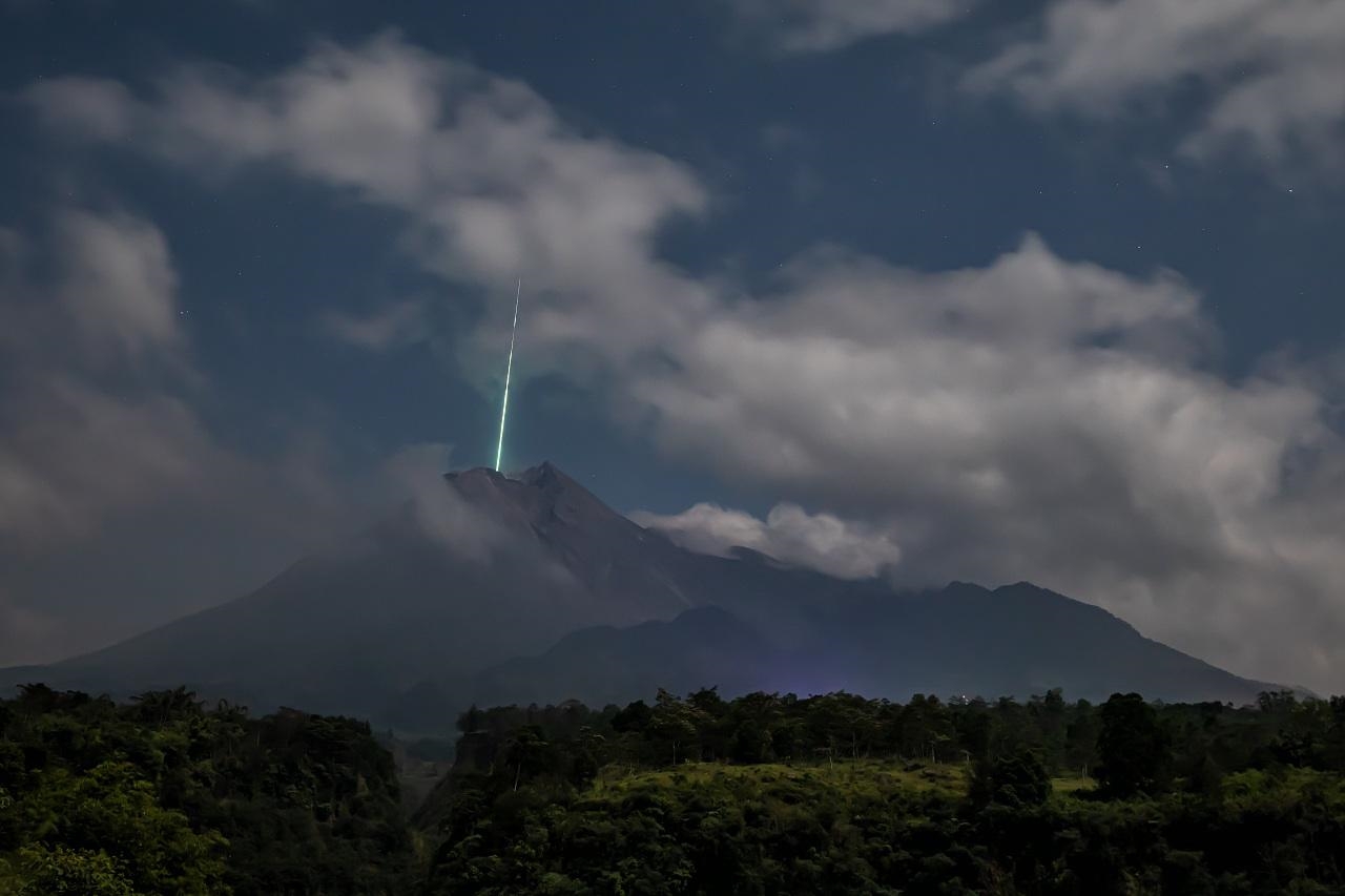 Foto Meteor Puncak Merapi 1 By Gunarto Son