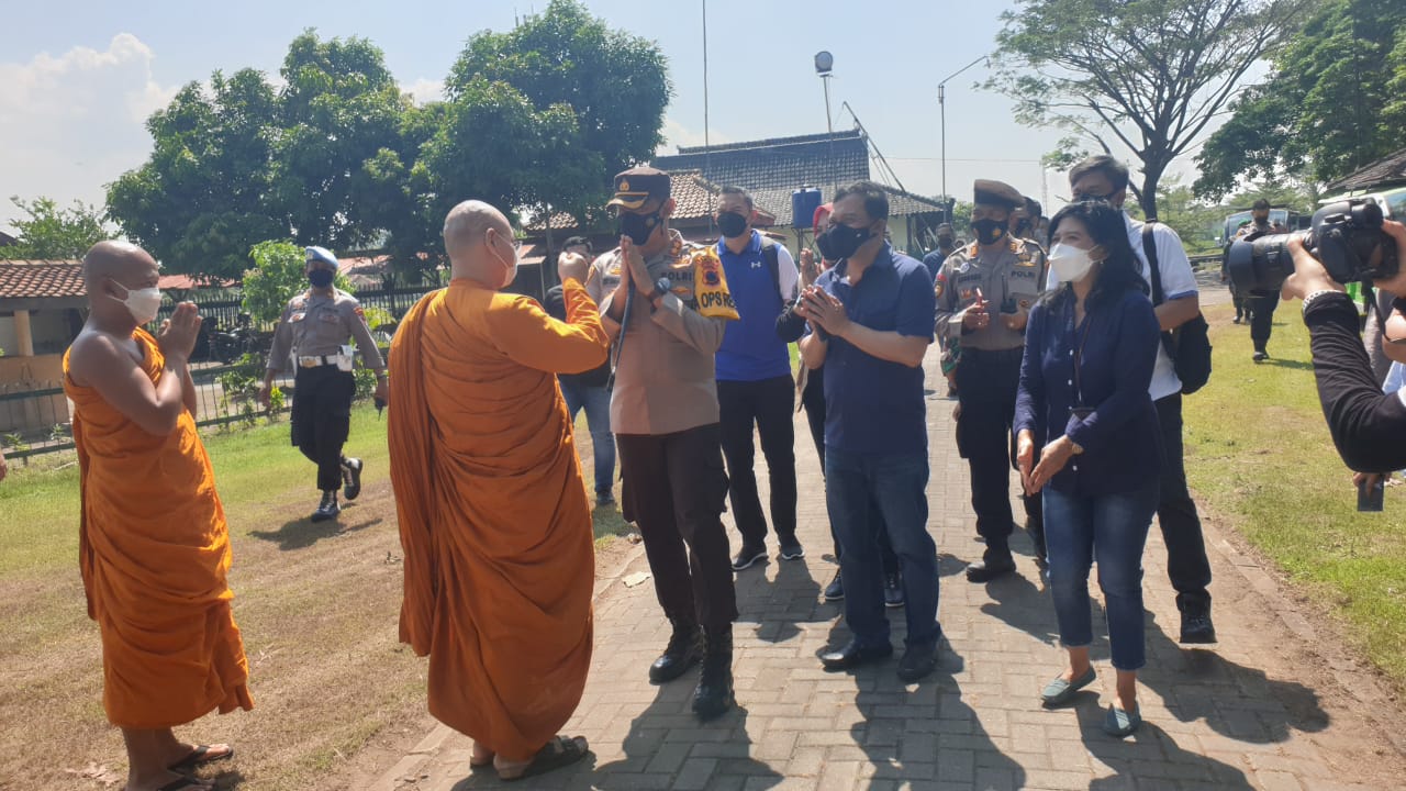 Kapolda Jateng saat berkunjung ke Candi Prambanan