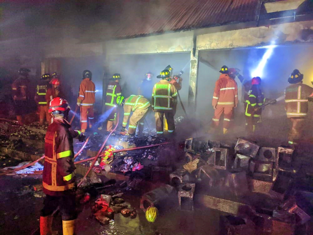 Kebakaran Kios di Pasar Kaponan Pakis (3/5/2021)