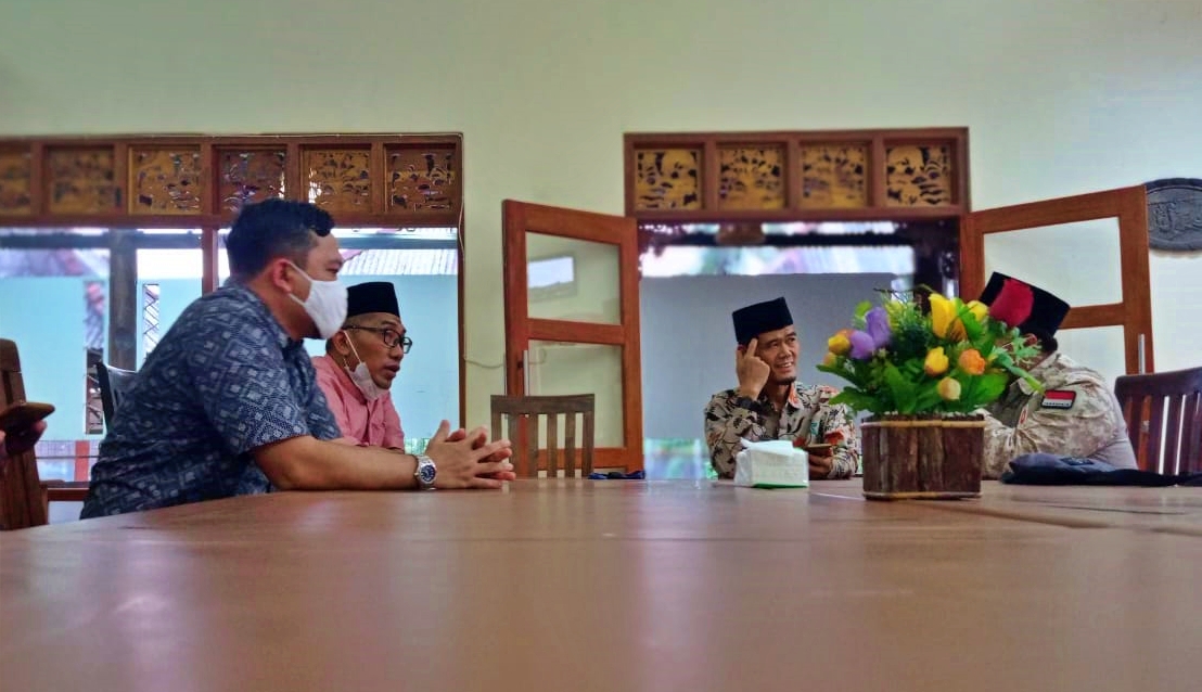 Pengurus dan Anggota DPRD PKS Kabupaten Magelang (8/5/2021)-(Foto: bsn)