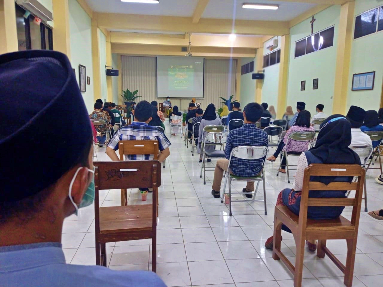 Siswa SMK Pangudi Luhur Muntilan yang beragama muslim ikuti kegiatan ramadhan (10/5/2021)-(Foto: bsn)