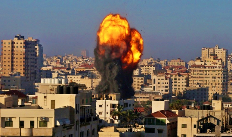 rudal israel hancurkan beberapa gedung di Palestina