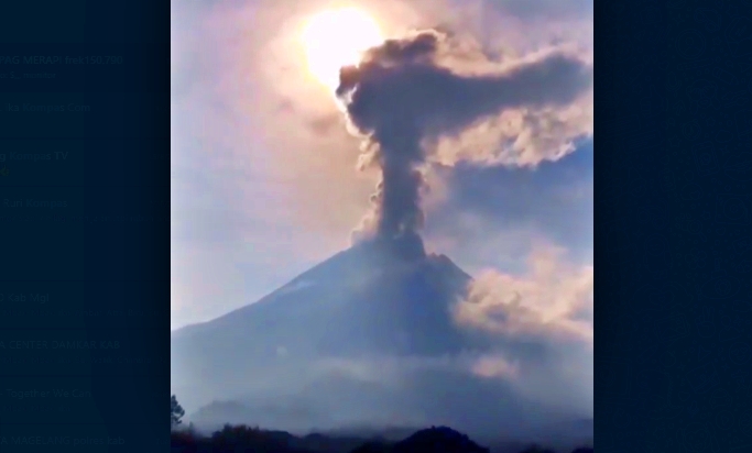 Ilustrasi erupsi Gunung Merapi. (foto: ist)