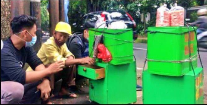 Kakek penjual keliling dirampok