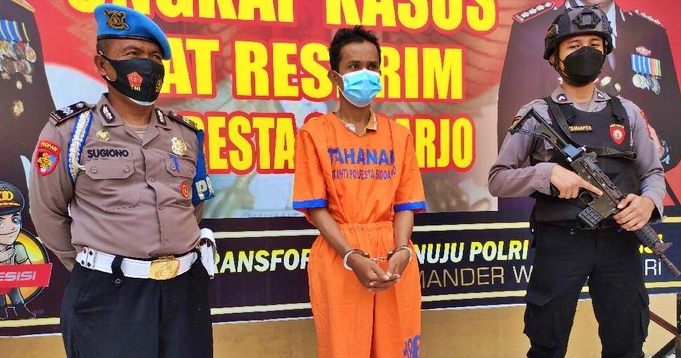 Pelaku seorang guru ngaji yang nekat sodomi santrinya sendiri