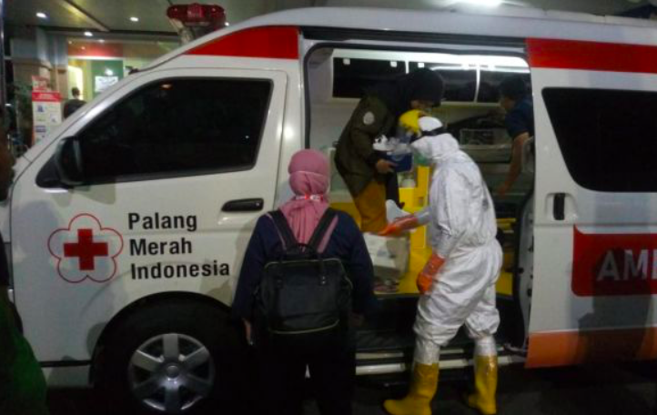 PMI: Mobil Ambulans dikerahkan untuk mengevakuasi pasien positif Covid-19. (foto: ilustrasi/ist)