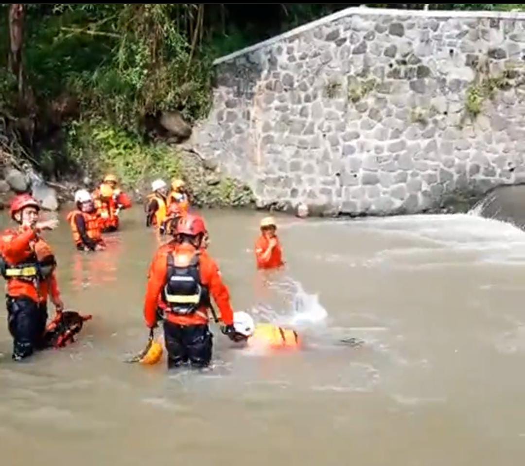 Seorang Pemuda Diduga Hanyut di Sungai Lungge Temanggung