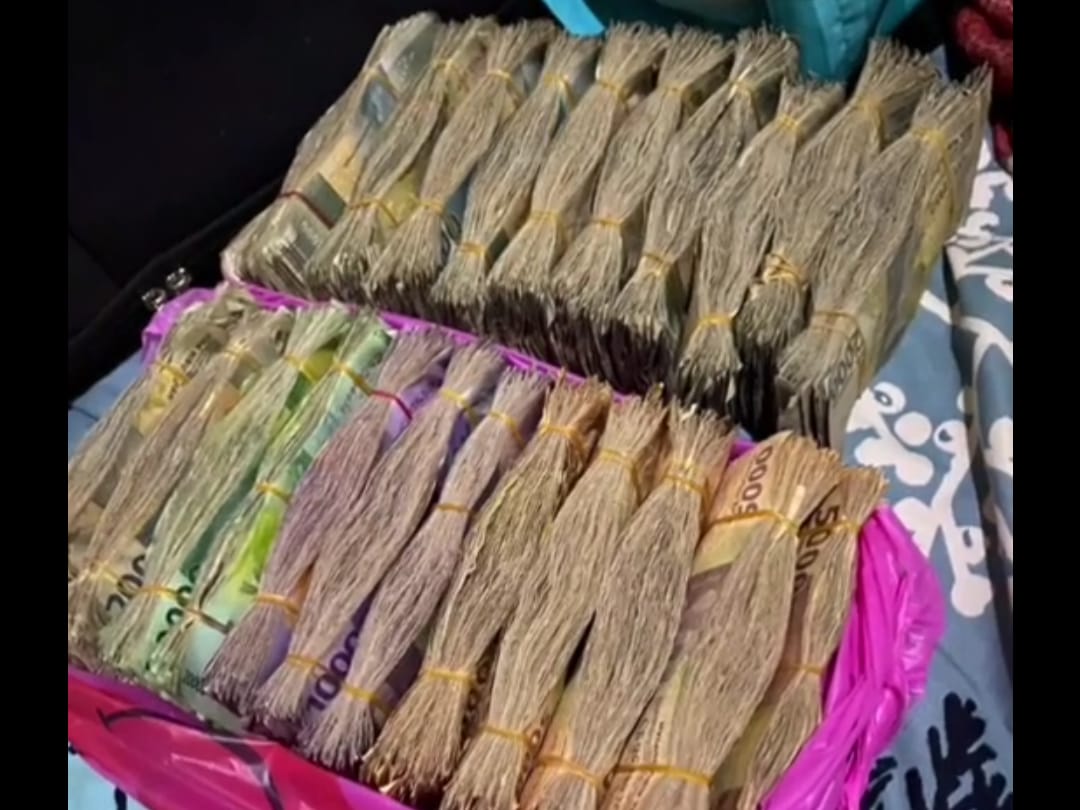 GEPOK: Imam Dermawan Pamer Uang Hasil 2,5 Tahun Berhenti Merokok. (sumber: tiktok/ immdermaone)