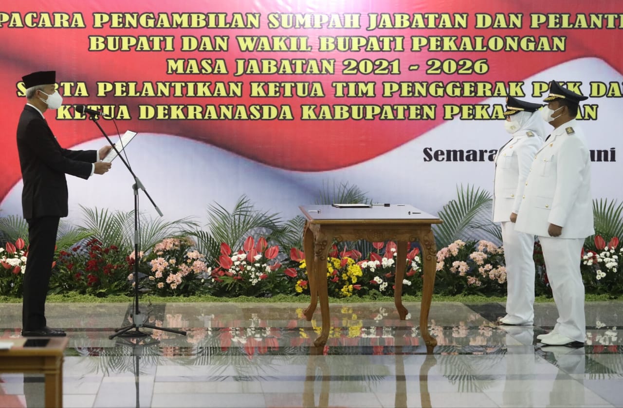 Putri Mendiang Pedangdut A Rafiq Dilantik Jadi Bupati Pekalongan, Begini Pesan Ganjar