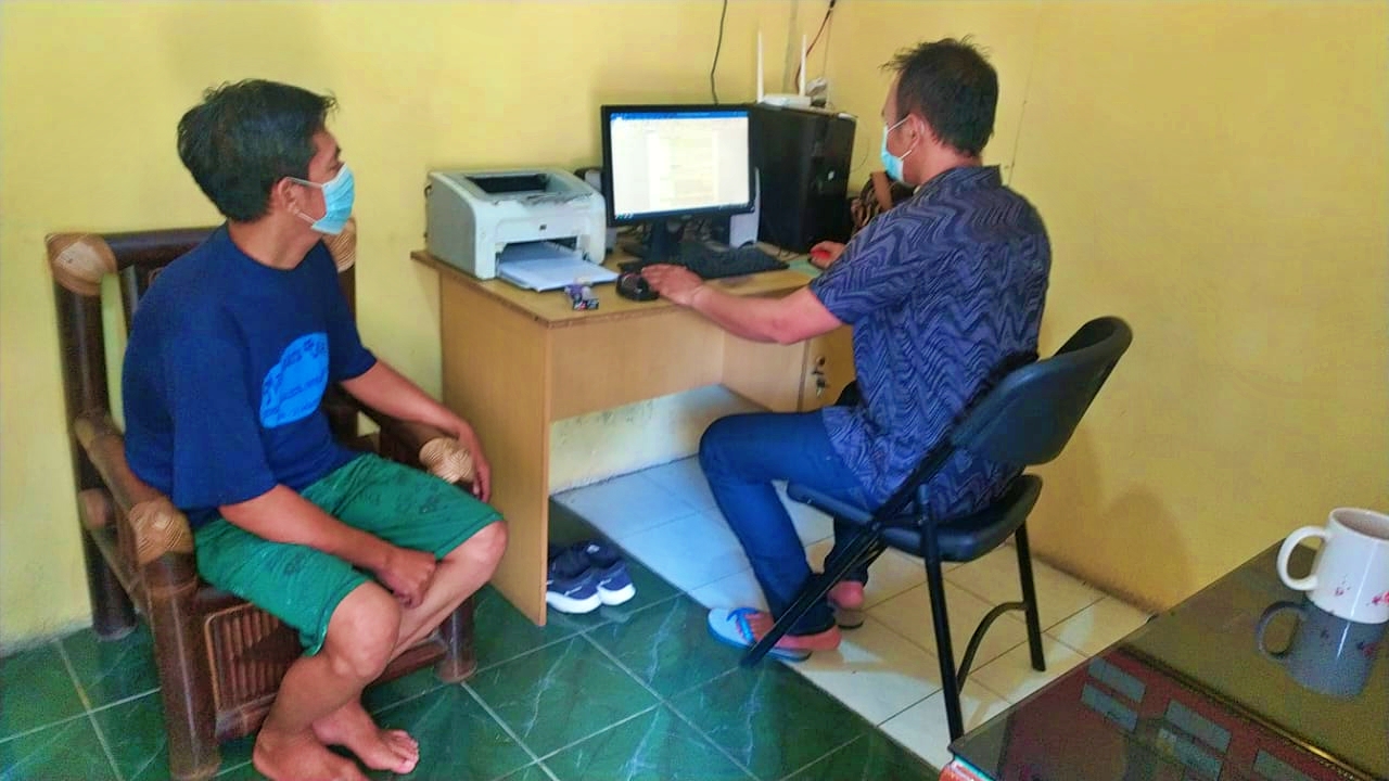 pencurian handphone dengan modus tanya harga kuses di Magelang