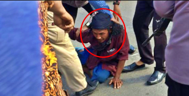 pria tak dikenal diringkus petugas kepolisian saat mengamuk di Mako Polresta Yogyakarta