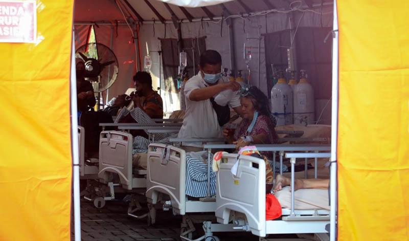 Banyaknya Pasien Covid-19 yang Minta Dirawat, Rumah Sakit di Semarang Ini Dirikan Tenda Darurat