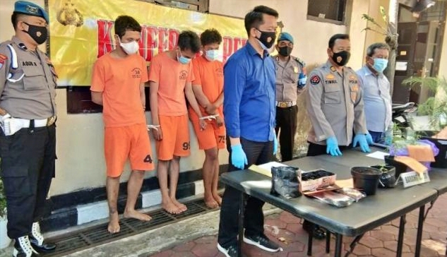 tiga pemuda diamankan polisi salah satunya asal magelang